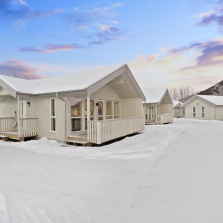 Tromso Lodge & Camping Екстериор снимка